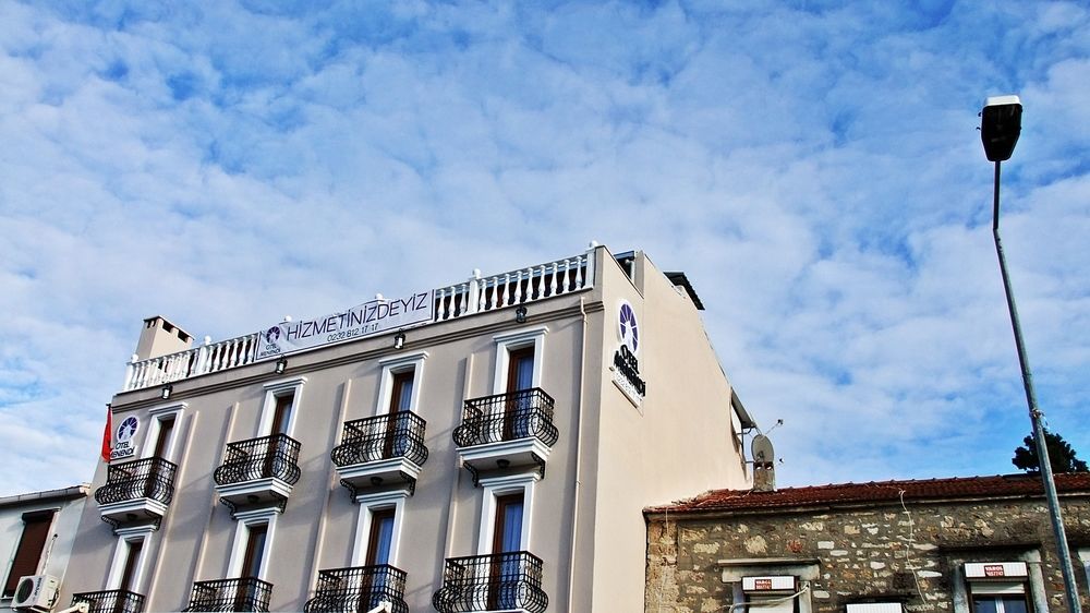 Menendi Hotel Foça Exterior photo